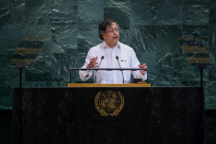 哥伦比亚总统撤换部分驻华使馆外交官:破坏两国关系,必须走人