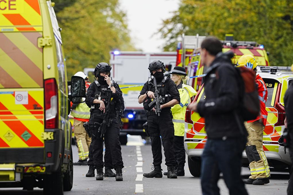 英国警方发布声明：犹太教堂外的袭击事件中，有一名遇难者可能是被警方误杀