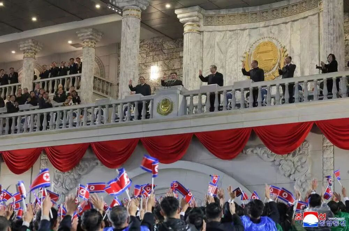 金正恩连续八次深夜阅兵，“大杀器”亮相！