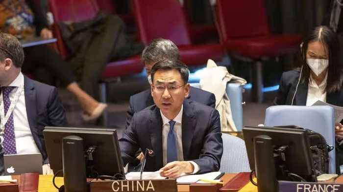 中方:消除殖民主义思维是完善全球治理不可或缺的组成部分