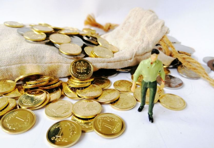黄金“妖股式崩盘”:12年来最大单日跌幅背后,四大指标早已预警,复盘14次历史大跌预示什么?