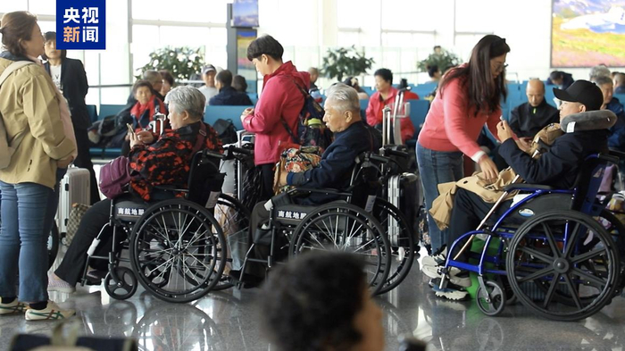 近三分之一旅客70岁以上 老人们的温暖“迁徙”该如何守护