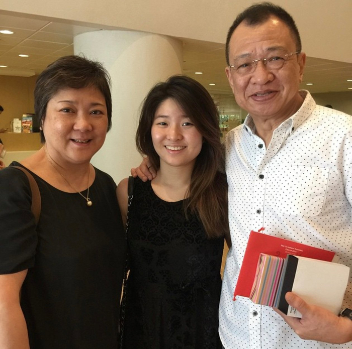 许绍雄与妻女合照 图据其个人社交账号