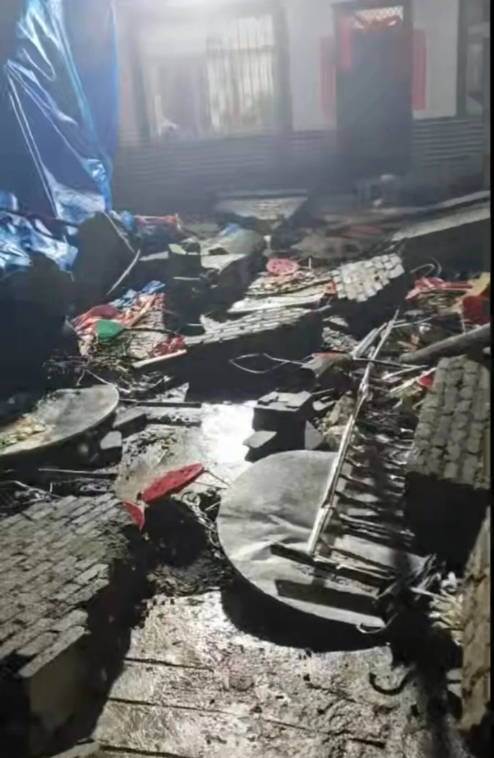 葬礼吃席围墙突然倒塌,砸死6人
