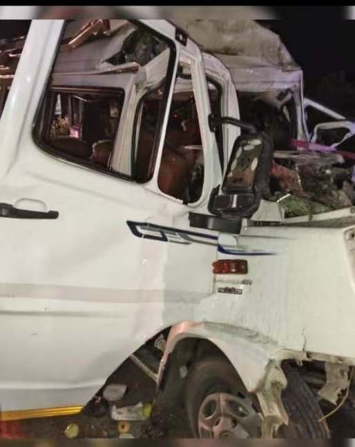 印度拉贾斯坦邦两车相撞 造成至少18人死亡