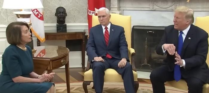 美前众院议长佩洛西宣布退休！被特朗普称为“邪恶女人”，4个名场面看两人如何结怨