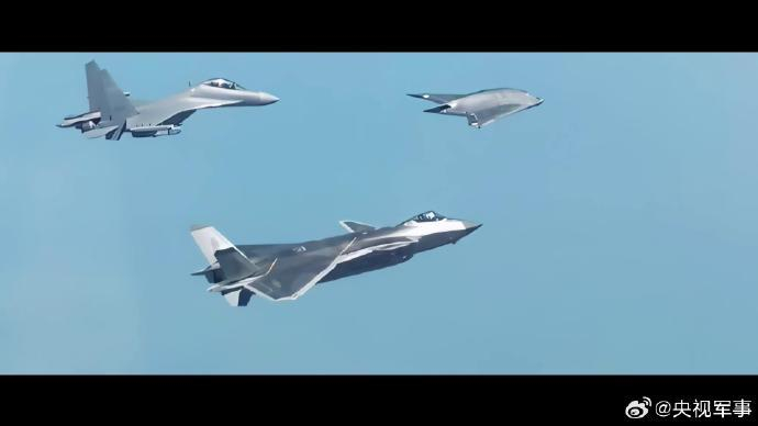 “玄龙”升空！空军首次发布有人无人协同画面