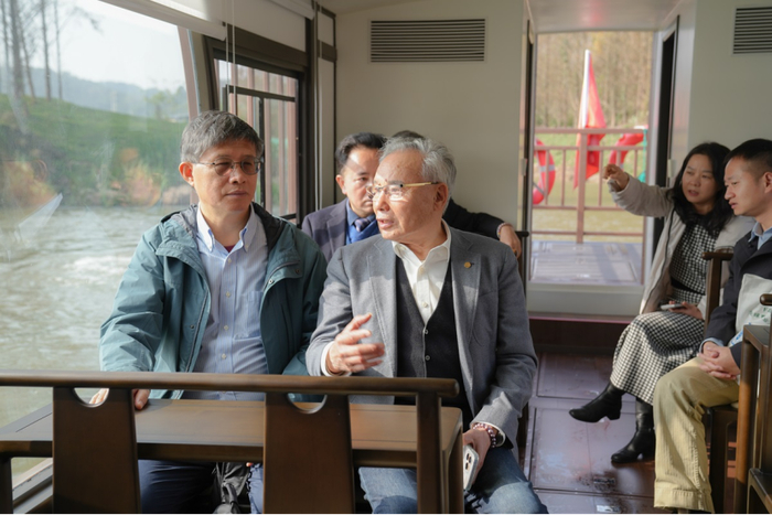 △欧诗漫高层领导与农业文化遗产专家、政府相关代表在欧诗漫珍珠博物院合影留念