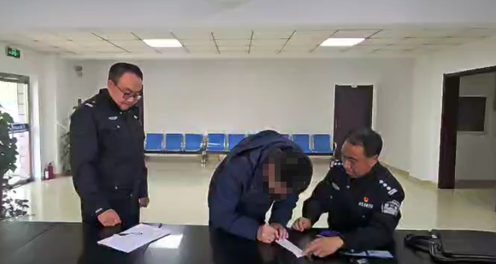 8人穿“警服”为婚礼开路？后续来了！