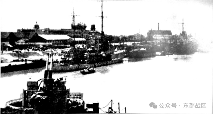 ▲停泊在下关海军码头的部分起义舰艇。