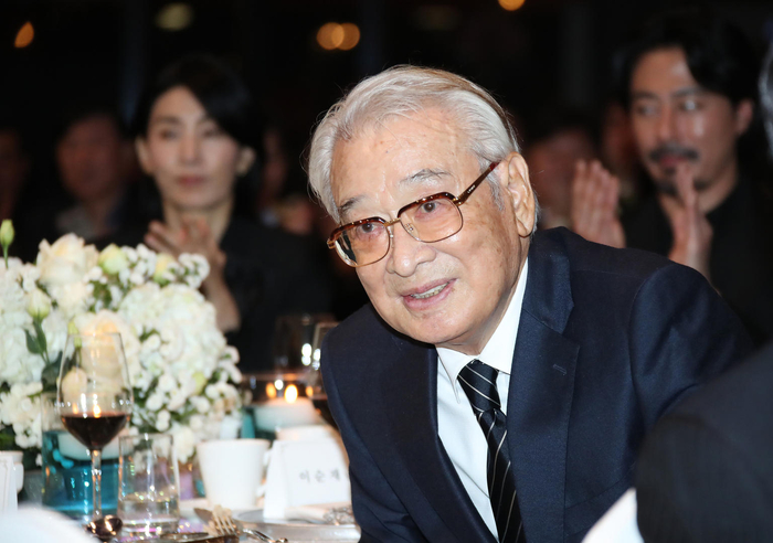 韩国91岁国民演员李顺载去世，曾获中国观众最喜爱男演员奖 韩总统发文悼念