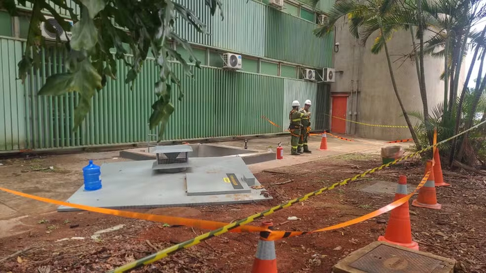 巴西首都一部委大楼发生爆炸及火灾 多人受伤送医