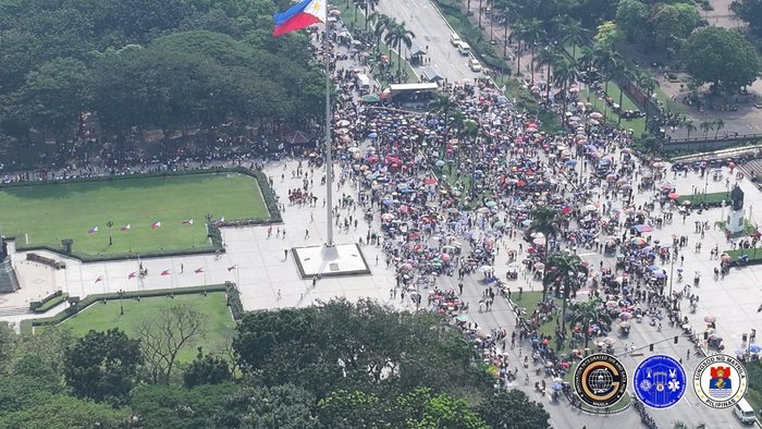 外媒:菲律宾首都爆发大规模反腐抗议活动,数千人要求对防洪工程腐败丑闻进行问责