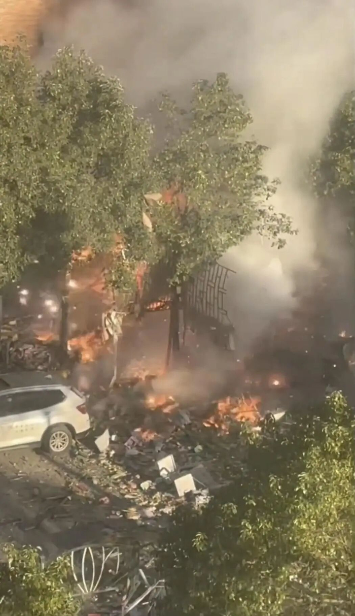 湖南郴州一烟花爆竹店店主举报公职人员，并疑似饮用“敌草快”，官方通报：全力救治，全面核查