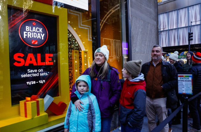 中国货物供应遇阻,商品涨价影响支出,关税令美国人迎来更昂贵“黑五”