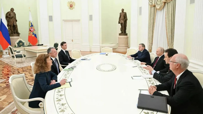 俄美谈停战无功而返，俄国旗插上“乌东心脏”