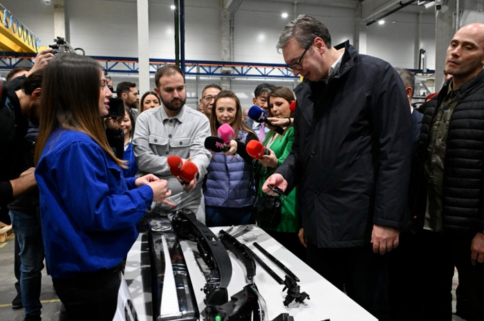 武契奇:毫不动摇支持一个中国原则