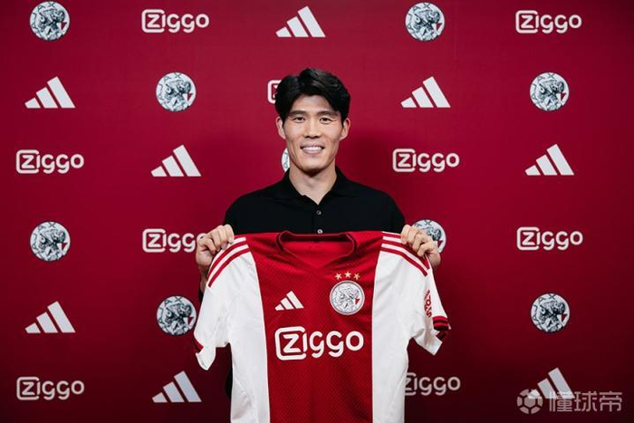 官方:富安健洋自由身加盟阿贾克斯,双方签约半个赛季