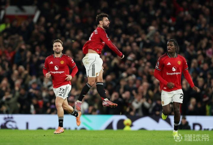 自2023年的曼城以来，曼联是首支英超三度领先也没赢的球队