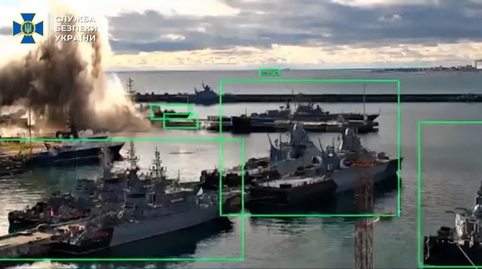 乌克兰神秘“第13组”首袭俄罗斯潜艇，海战规则正在被改写