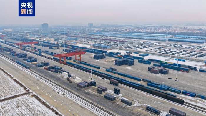 黑龙江开行首趟国产汽车配件中欧班列