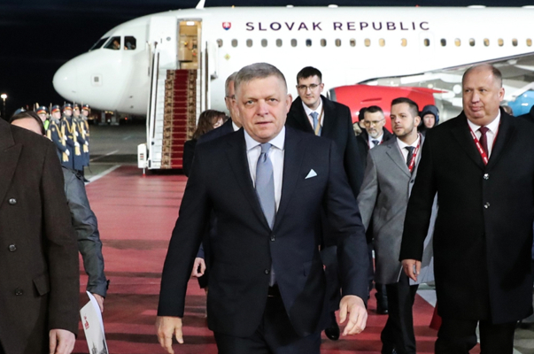 “开局不利”,斯洛伐克总理:我们的飞机在布鲁塞尔机场被撞坏,暂时无法飞行