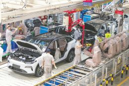 年末车市上演政策“窗口期”博弈:消费者观望,经销商鼓励先锁单