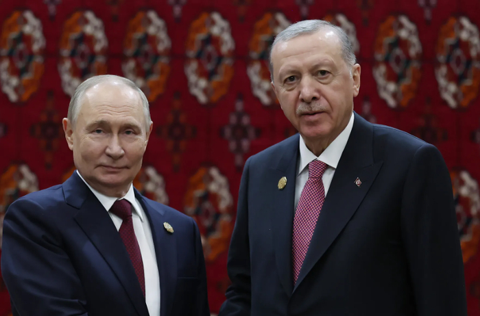 美国施压之下，土俄领导人被曝已讨论S-400系统“退货”问题，克宫回应