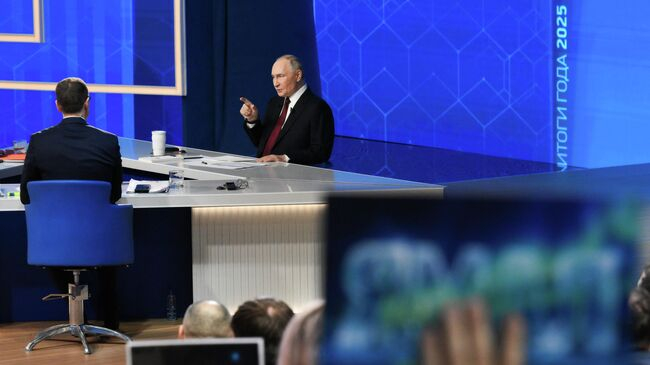 “时长超4小时，回答超80个问题”，普京举行年度记者会，谈俄乌冲突、中俄关系等