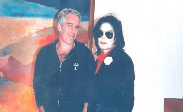 美国司法部公布爱泼斯坦案文件：克林顿成重点，几乎没提特朗普