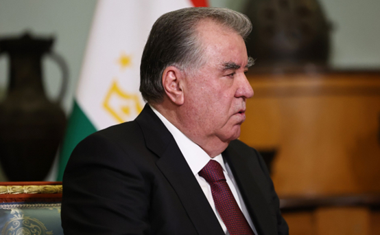 俄罗斯近日发生持刀伤人事件致1名10岁学生死亡，普京：恶劣罪行，感到震惊