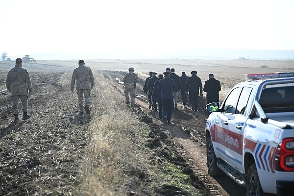 利比亚军方领导人失事飞机“黑匣子”将送往中立国解码