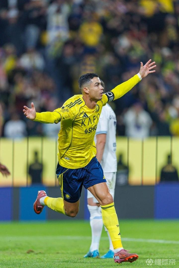 C罗达成职业生涯1300场里程碑，一共贡献956球260助