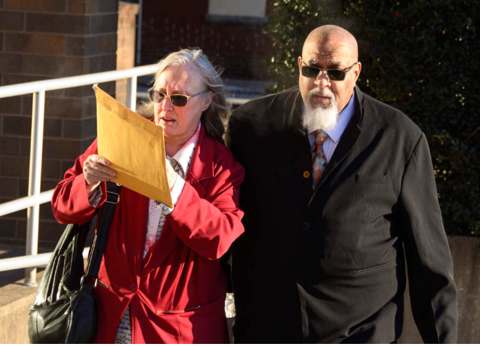 哈佛医学院太平间前主管盗卖教学遗体器官 被判8年监禁，妻子协助寄送一同被判刑