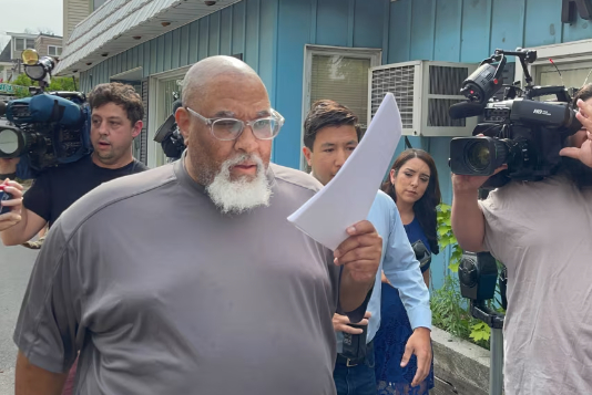 哈佛医学院太平间前主管盗卖教学遗体器官 被判8年监禁，妻子协助寄送一同被判刑