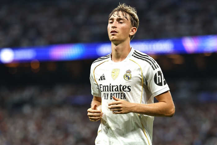 为何眼睛总睁不开？西媒：赫伊森患先天性眼睑下垂，不会影响视力