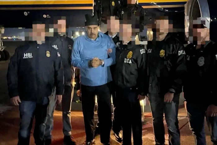 被指饭菜有蛆，每周发生几起刺伤事件！马杜罗被关进“野蛮监狱”，爱泼斯坦同伙都庆幸转狱