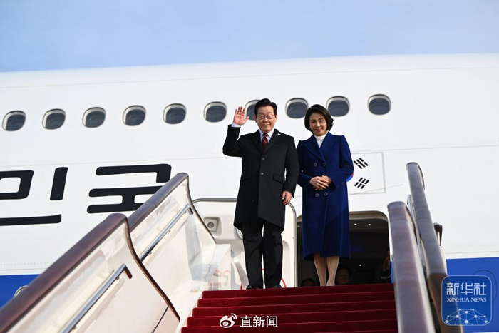 李在明，带着任务访华