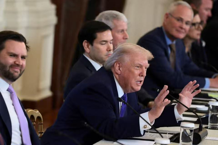 特朗普威胁美国石油巨头在委内瑞拉投资：你们不干有的是人干