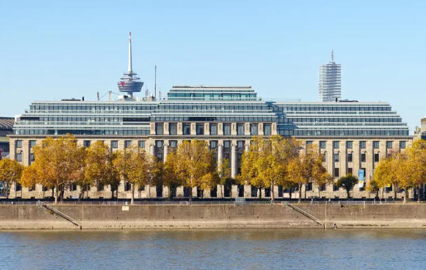 欧盟航空安全局：建议航空运营商避开伊朗空域