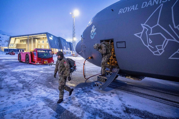 美媒：丹麦向格陵兰岛增派部队，军方发布士兵抵达照片