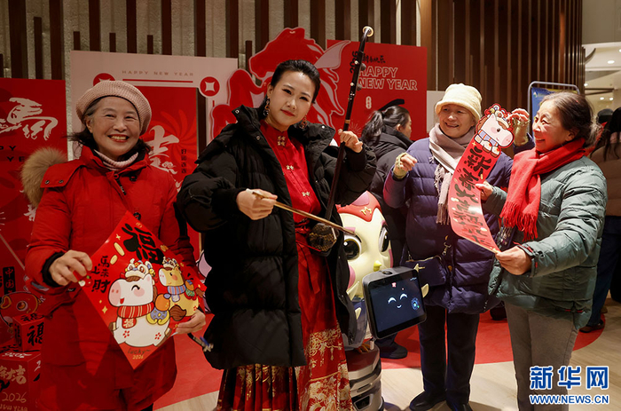 图为23日晚主场展演活动现场。新华网发（赵军摄）