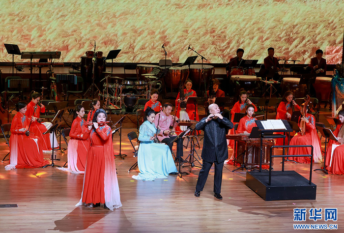 图为23日晚主场展演活动现场。新华网发（赵军摄）