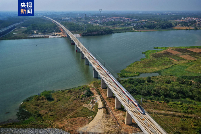 广湛高铁开进中心城区 今起从广州站始发终到