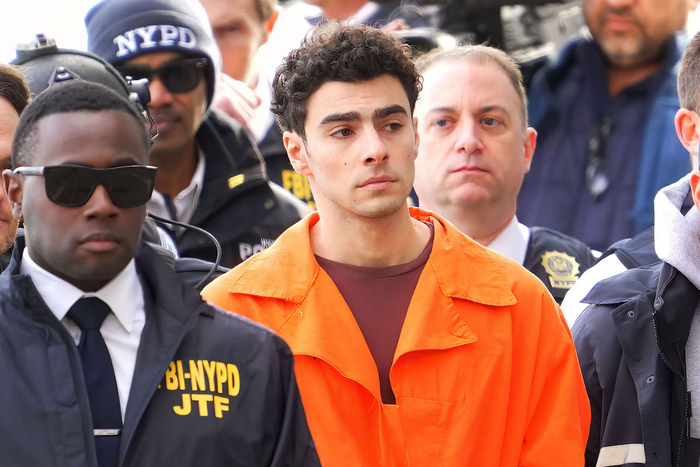 枪杀美国保险公司CEO的路易吉免于死刑！法官：裁决“扭曲且怪异”但必须依法办事