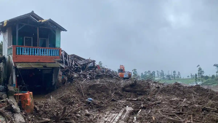 印尼西爪哇省山体滑坡灾害死亡人数升至74人