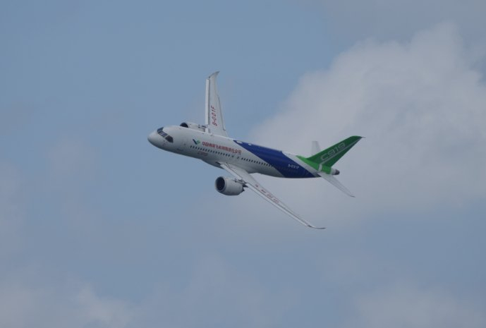 中方拟允许C919使用窄跑道，“有助于与波音空客竞争，拓展东南亚市场”