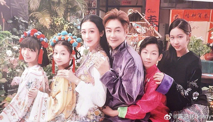 演员陈浩民夫妇滞留阿联酋，妻子蒋丽莎：人生第二次收到轰炸警报，作为中国人真的很感恩现在和平的每一天