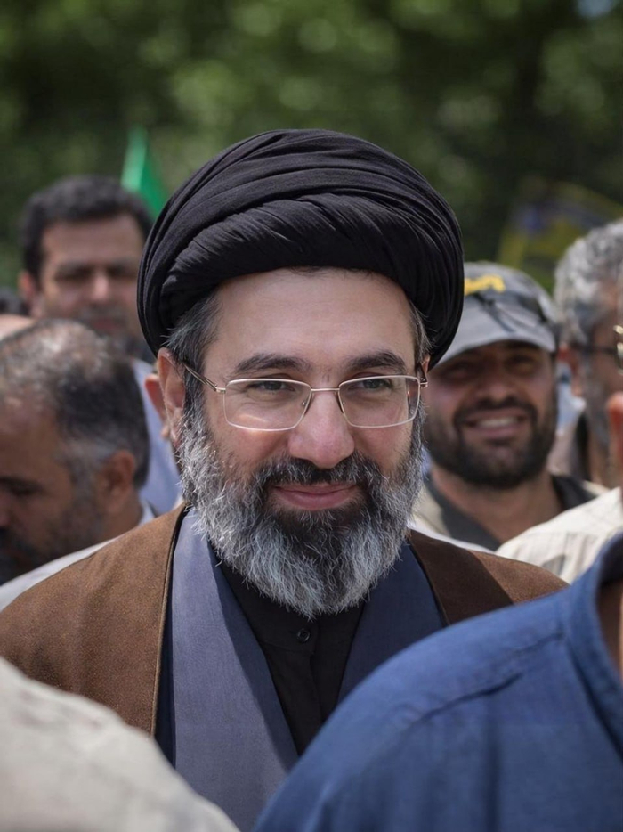 伊朗最高领袖穆杰塔巴·哈梅内伊发布个人照片