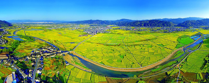     秀山清溪场街道万亩粮油示范基地鸟瞰图
